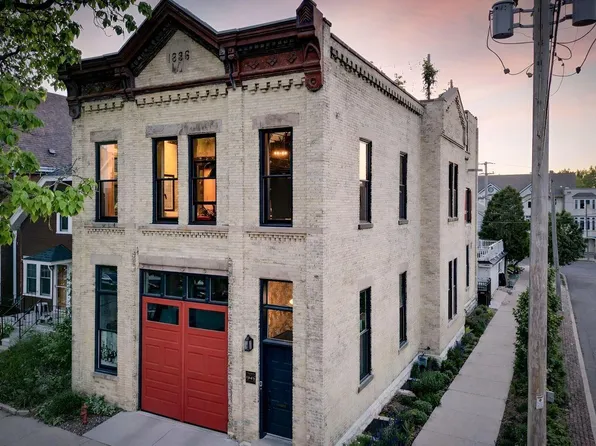 1945 N Bartlett AVENUE, Milwaukee, WI 53202