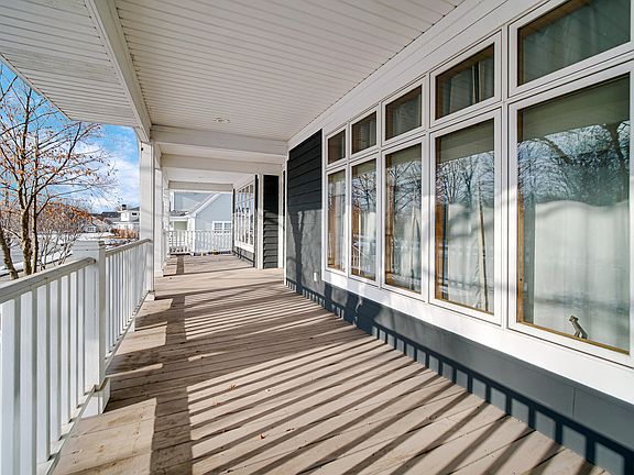 2nd image of 2425 Dickinson Rd