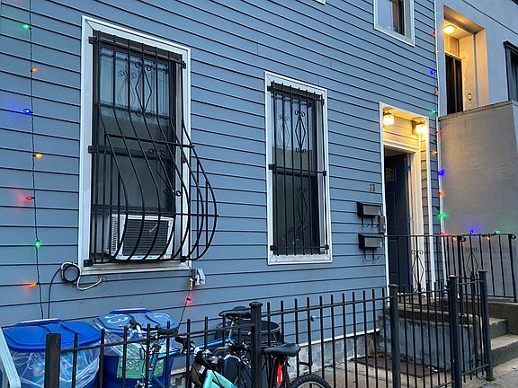 5th image of 33 Garden St #1