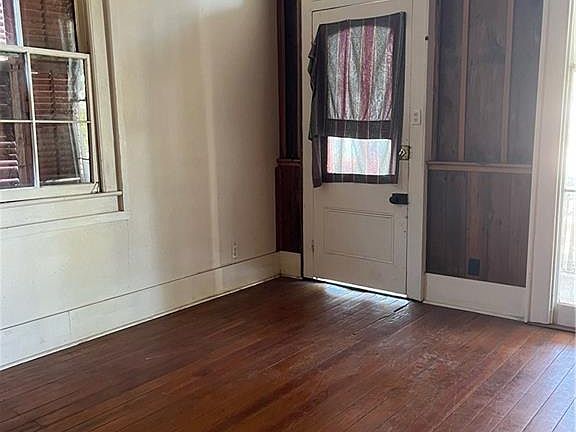 3rd image of 6308-10 Dauphine St