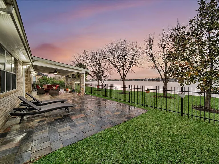 3831 Lakeridge Canyon Dr — Photo 40