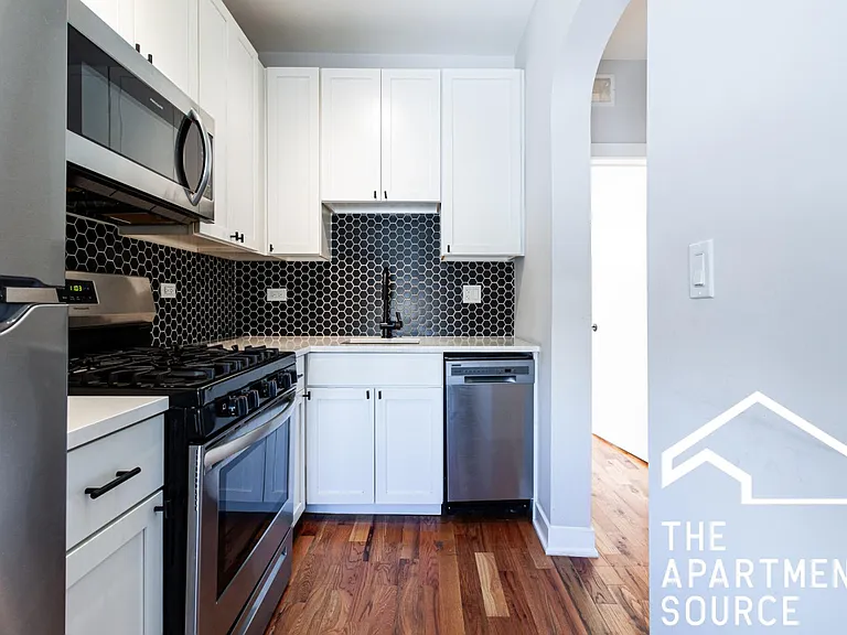 650 W Wrightwood Ave #654-403 — Photo 1