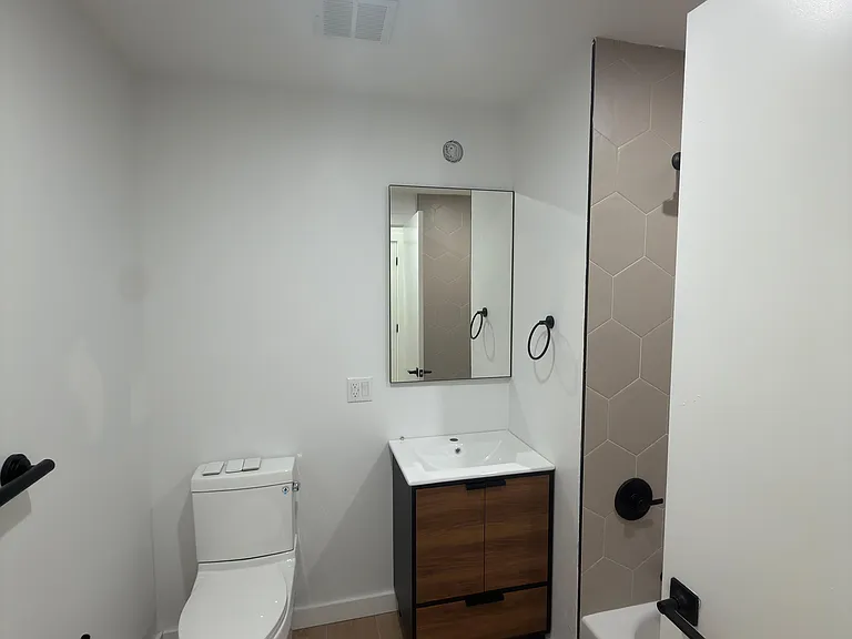 75 Webster St #1C — Photo 4