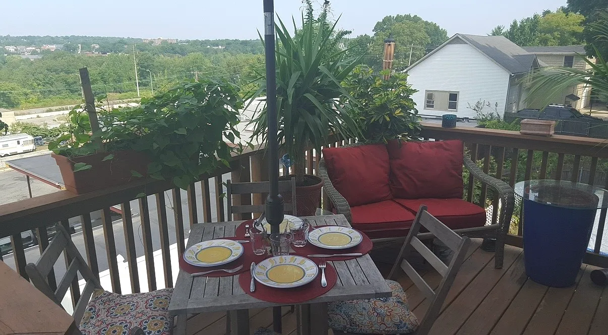 4 bed, 2000 sqft, $3,050 — Photo 1