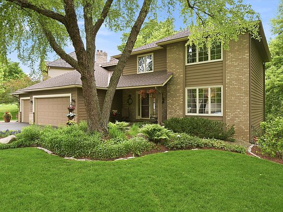 2nd image of 1308 Summit Oaks Dr