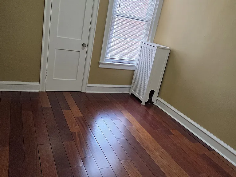 559 Rosalie St — Photo 14