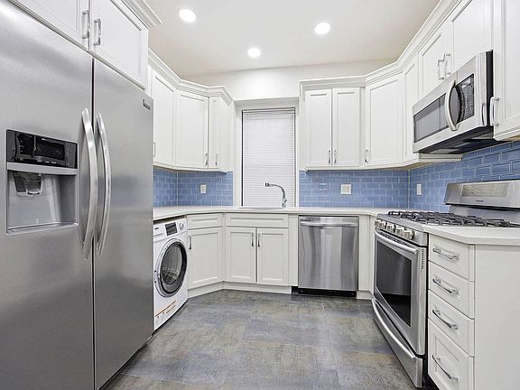 4th image of 2523 41st St Floor 1