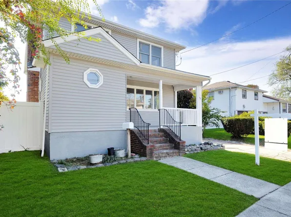 40 Henrietta Avenue, Oceanside, NY 11572