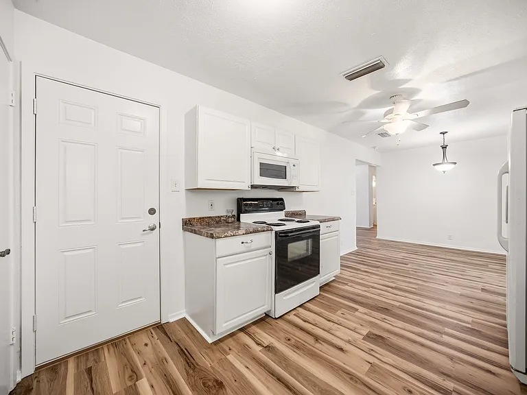 111 Sandy Ln — Photo 15