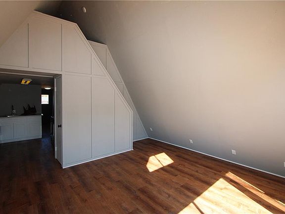 4th image of 2183 6th Ln