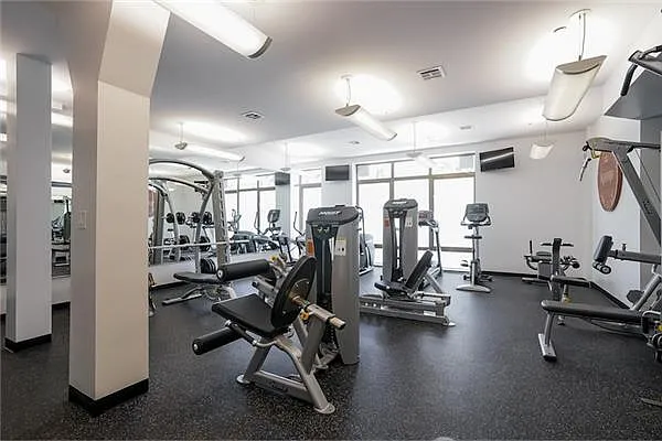 Sold by Avenue Sotheby's International Realty | media 20