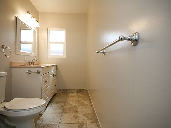 5th image of 1819 Redwood Ln