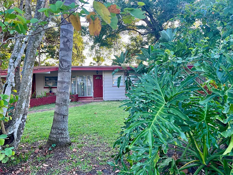 610 Ventura Ave — Photo 45