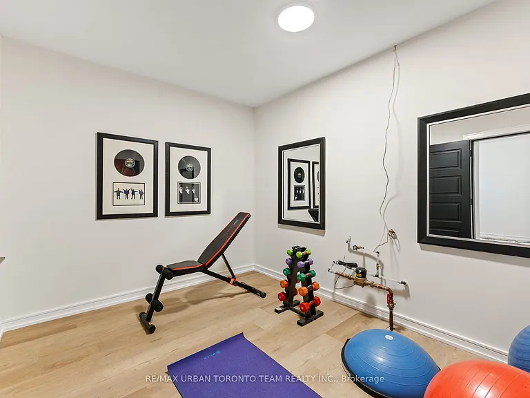 4 Drake Cres — Photo 40