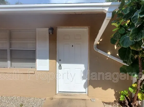 1066 Indiana Ave APT B, Palm Harbor, FL 34683