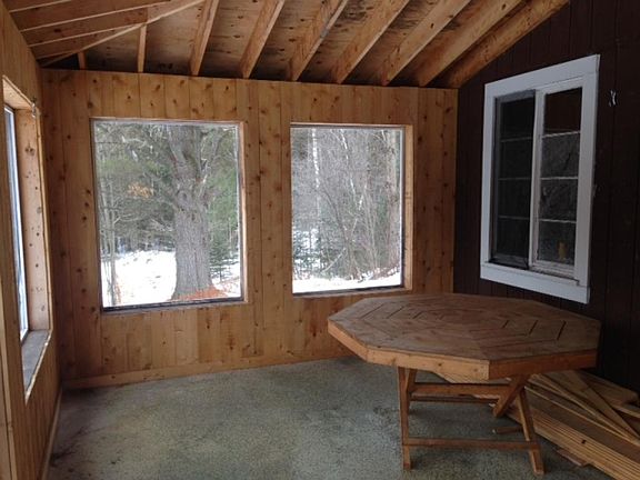 4th image of 257 Stoney Brook Rd.