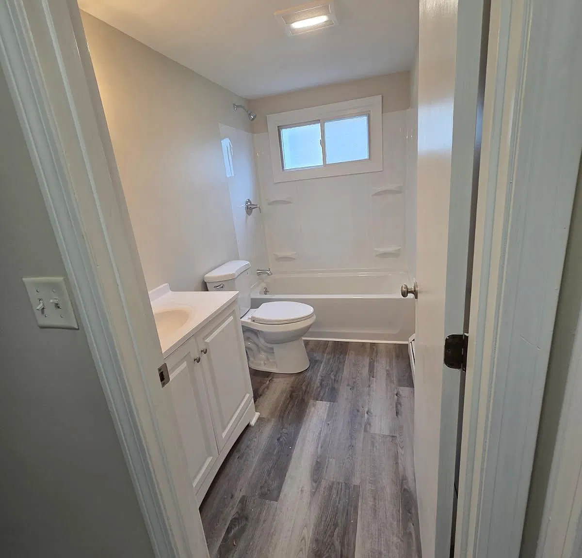 2 bed, 950 sqft, $2,400 — Photo 3