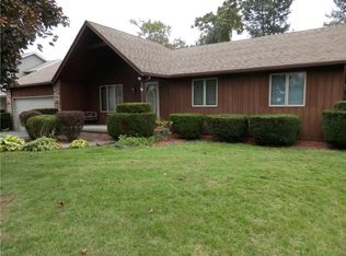 102 Weiland Woods Ln, Rochester, NY 14626