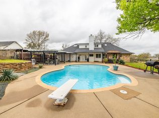 136 Towering Oaks Ct, Burleson, TX 76028