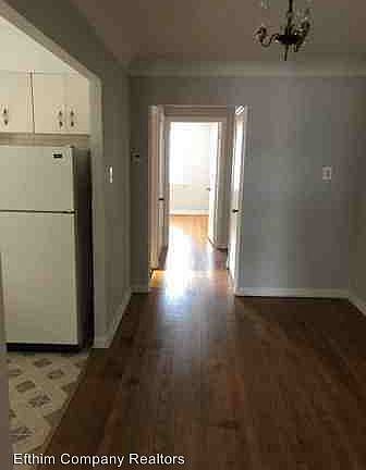 4th image of 5206 Jamieson Ave APT 1N