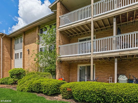 2nd image of 910 Beau Dr Unit 103