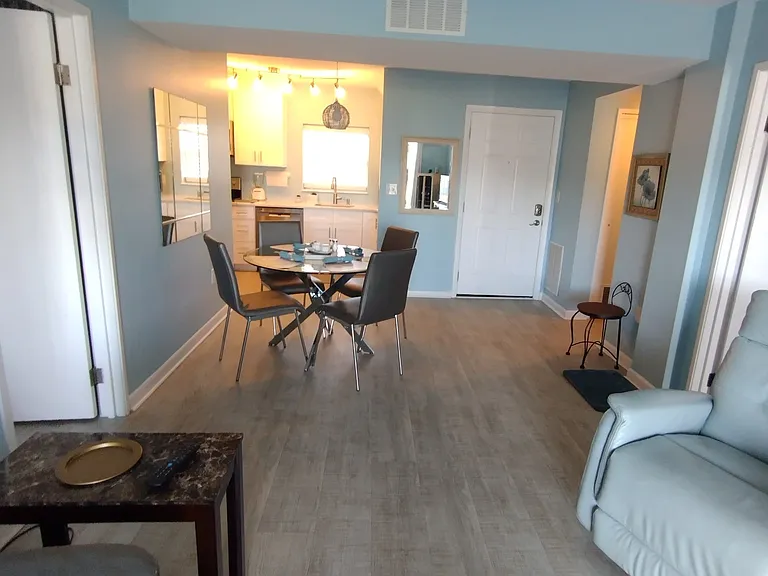 LR/DR Kit front door view Living room separates the two bedrooms from each other.