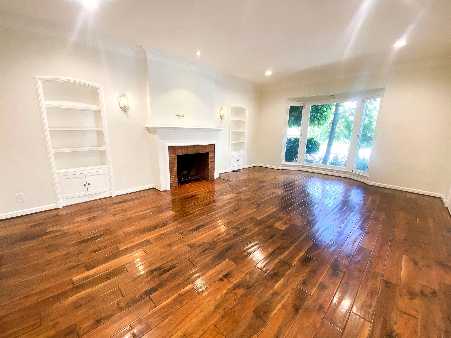 2 bed, 1.5 bath, 1800 sqft, $5,400 — Photo 4