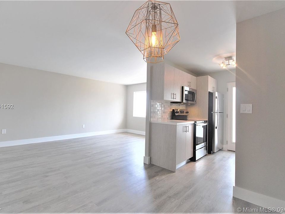 1st image of 1600 West Ave APT 404