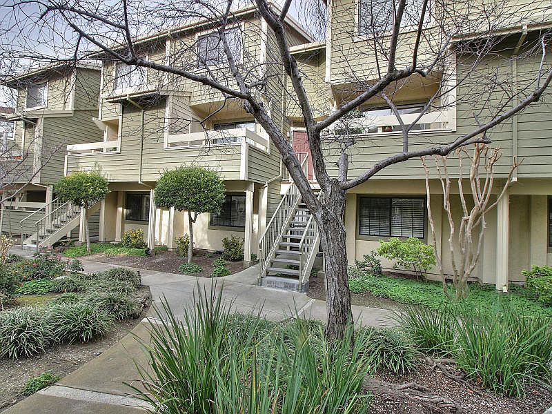 1st image of 6889 Chantel Ct