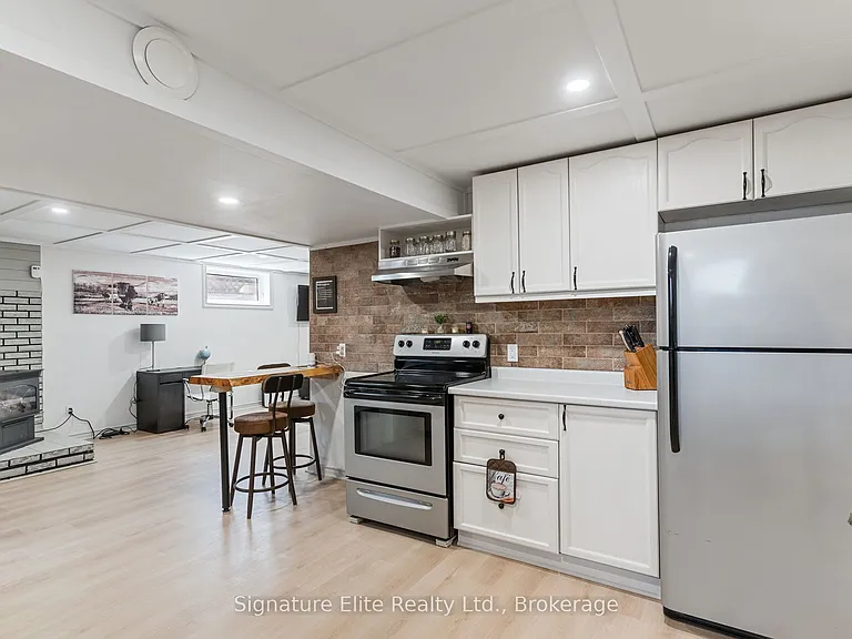 35 Cedartree Ln — Photo 10