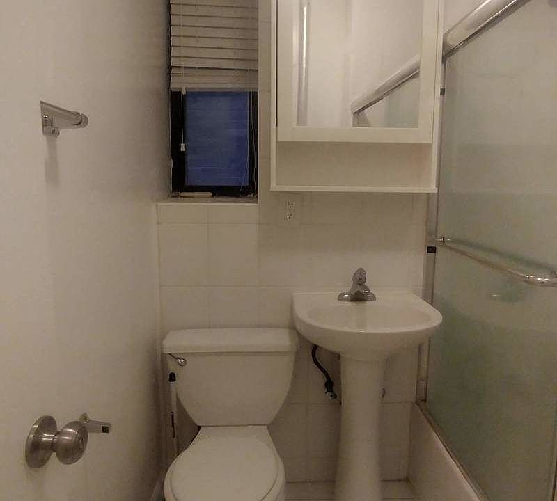 2nd image of 140 W 4th St APT 11