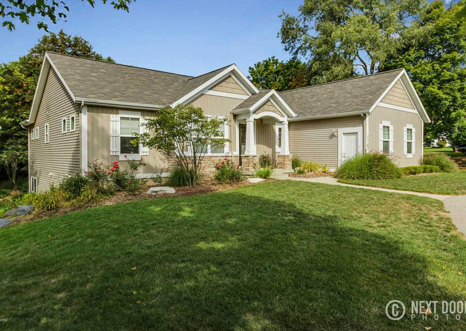 1st image of 2121 Elmridge Dr NW