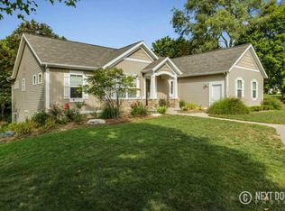 2121 Elmridge Dr NW, Grand Rapids, MI