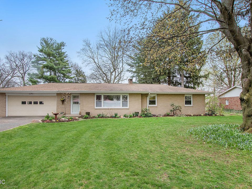 1st image of 64551 E Northpark Dr