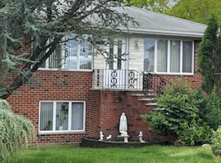 1094 Keswick Pl #1, Fort Lee, NJ 07024