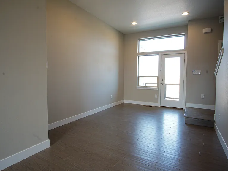 2541 Moline St — Photo 14