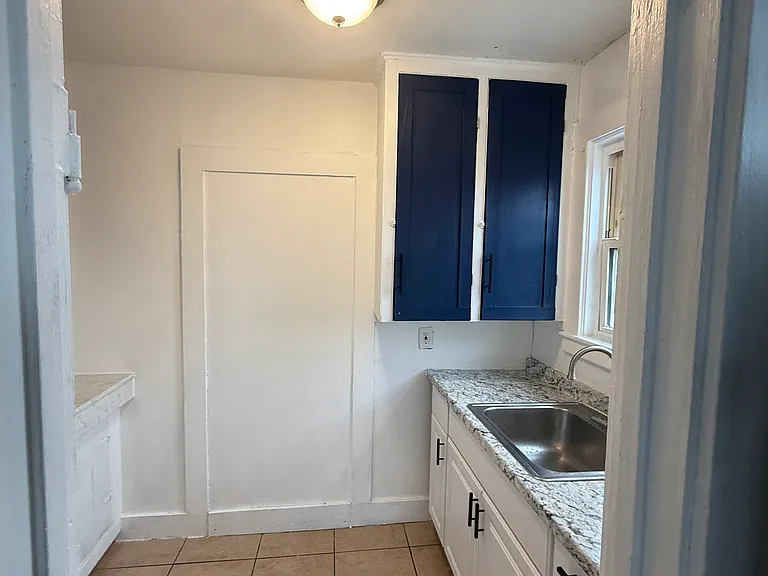 562 Main St #2 — Photo 8