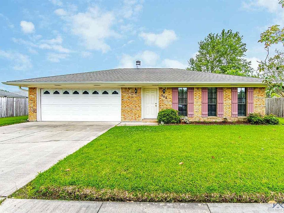 1st image of 203 Wayside Dr