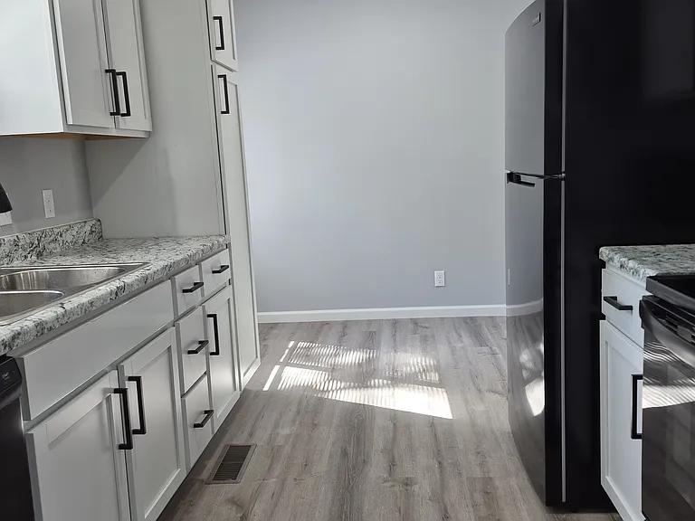 312 S Rose Hill Rd — Photo 13