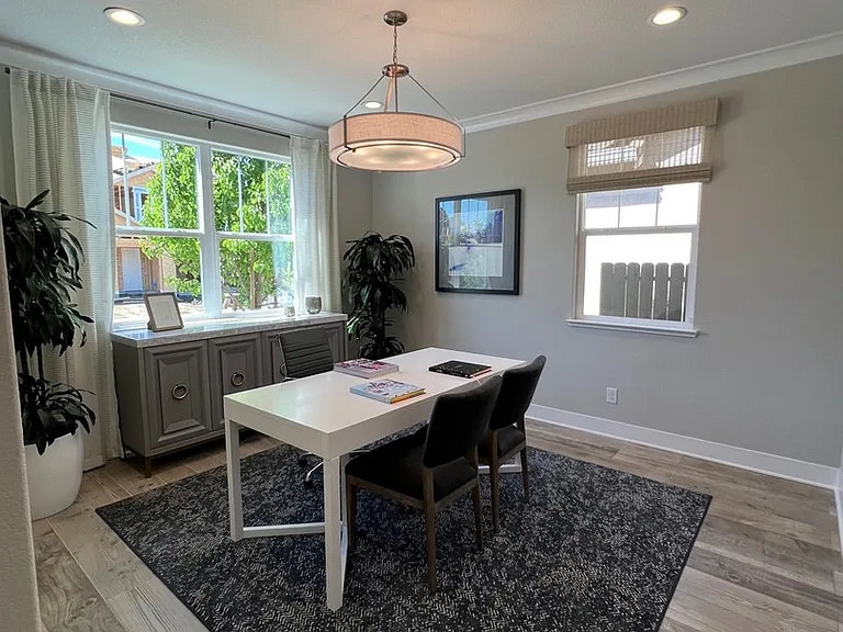 809 Cosmos Dr — Photo 6