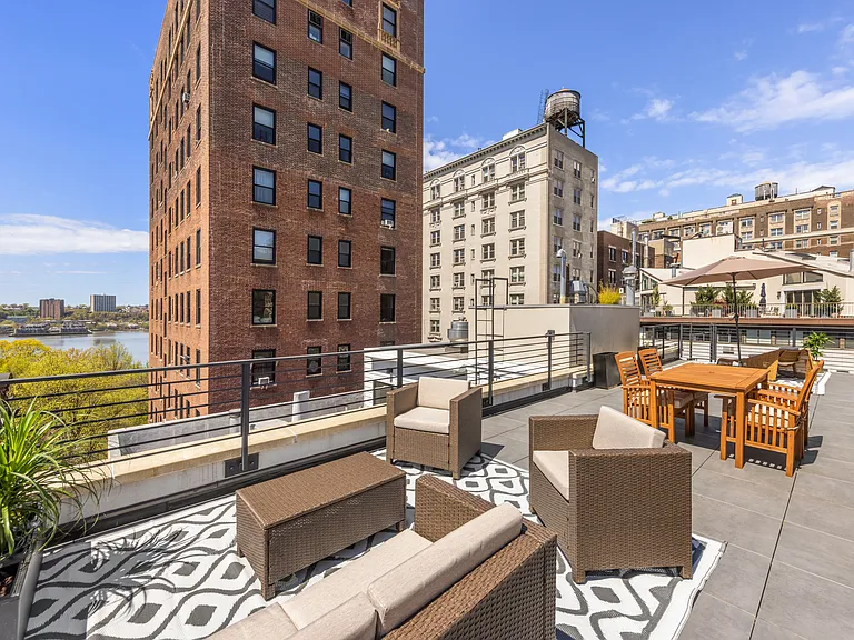 324 W 108th St #31 — Photo 9