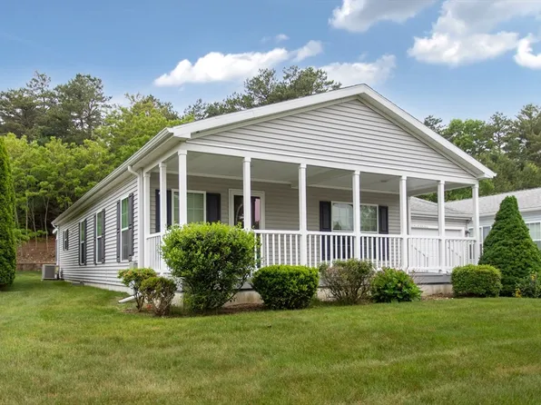 55 Willowbend Blvd, Plymouth, MA 02360