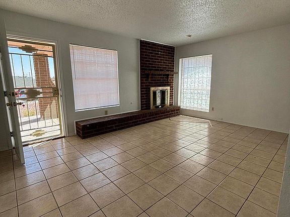 3rd image of 3911 Moonlight Ave