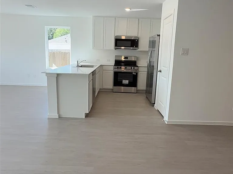 327 Parkin Ct — Photo 5