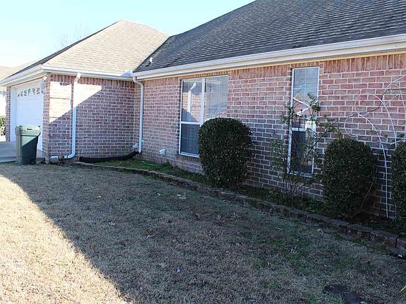 3rd image of 1718 Heritage Dr