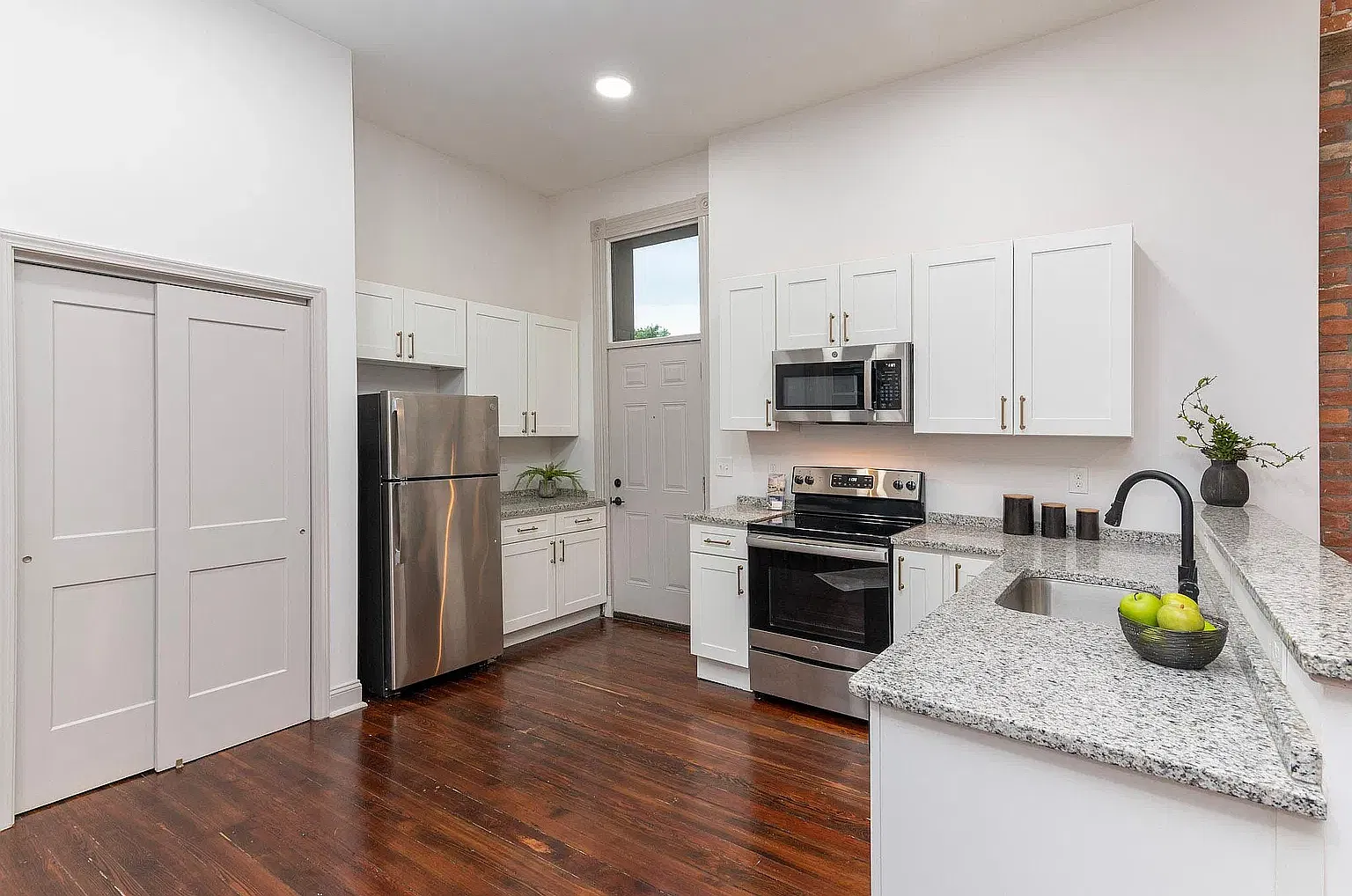 2 bed, 1.5 bath, 1250 sqft, $1,775 — Photo 3