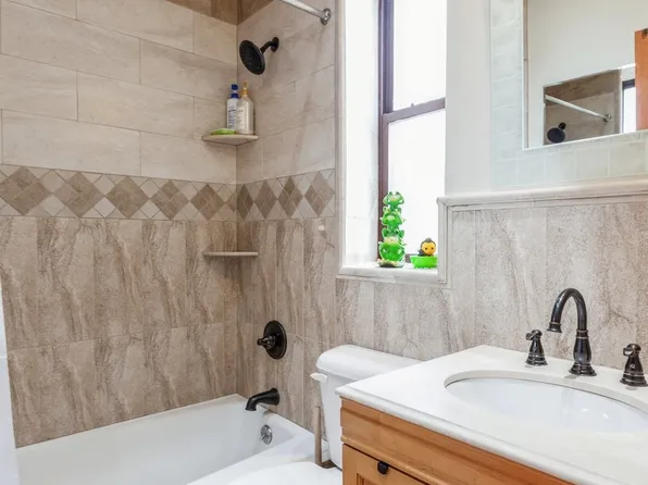 1670 Longfellow Avenue image 9 of 14