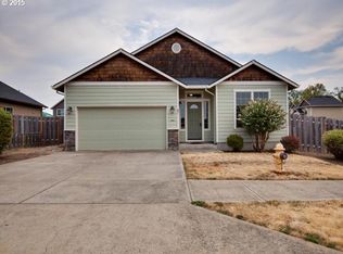 831 Mary Dr, Molalla, OR