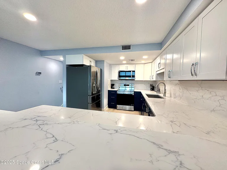 5050 Ocean Beach Blvd #301 — Photo 15