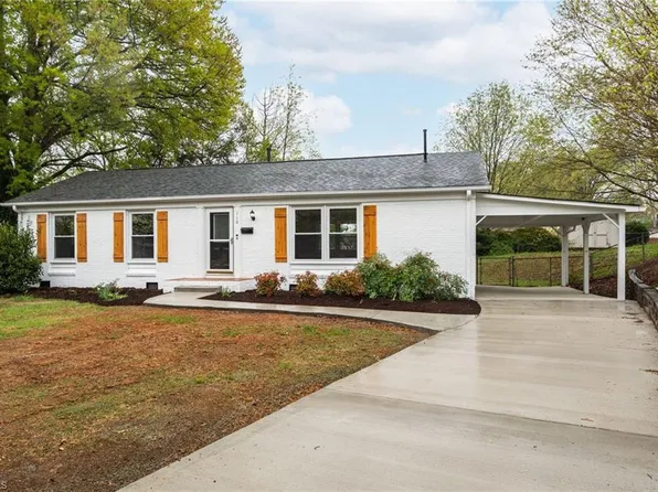 110 Lillian Ct, Winston Salem, NC 27103